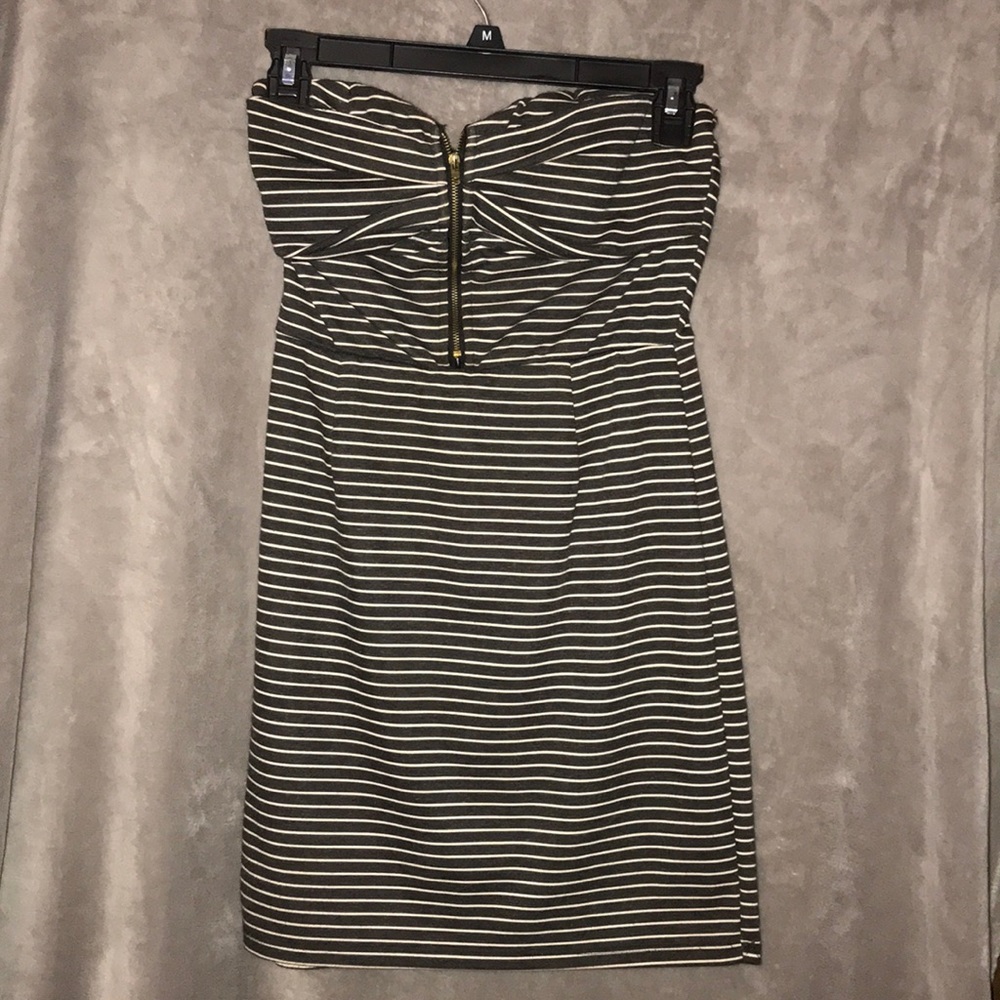 Strapless summer zip dress